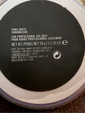 MAC Cosmetics Pure White Chromacake Professional Face Paint like new